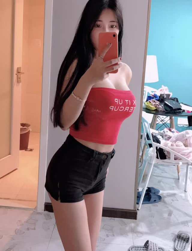 北京朝阳胸大水多，刚下水妹子